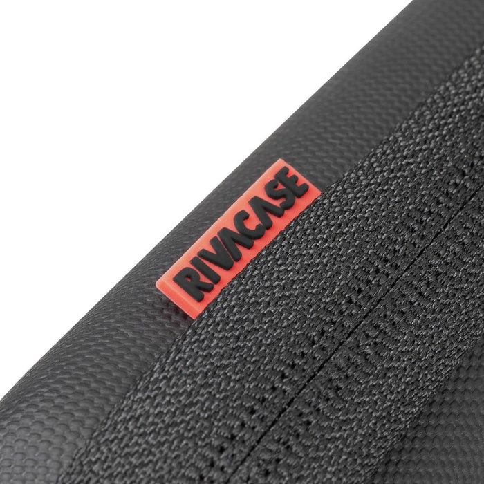 Rivacase 5131 black hardshell Laptop 15.6" case