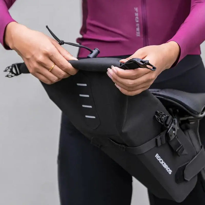 Rockbros 30130061001 bicycle bag 3L - black - Sport products<<<HurtelXML&&&Bags and panniersSIR-TOR<<<Bicycles