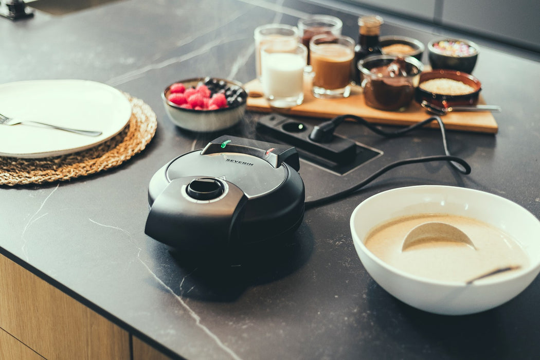 Severin WA 2103 waffle iron 4 waffle(s) 1200 W Black, Silver