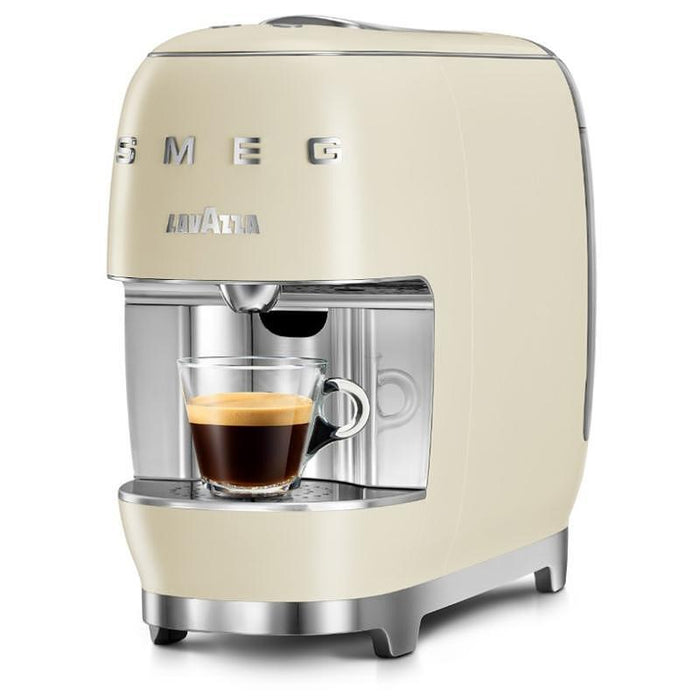 Coffee machine with SMEG&LAVAZZA AMM CREAM capsules