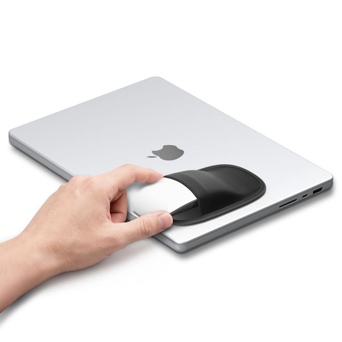 Spigen LD220 Mouse Sleeve - Black