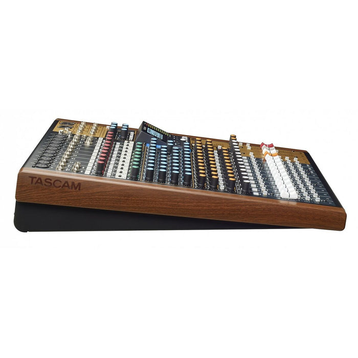 DJ table Tascam MODEL 16