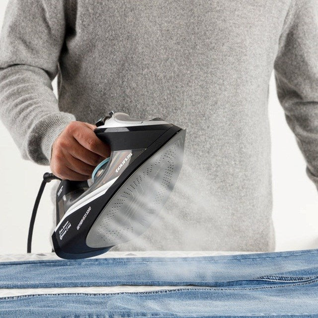 Taurus Geyser Eco Iron 3200 W Black