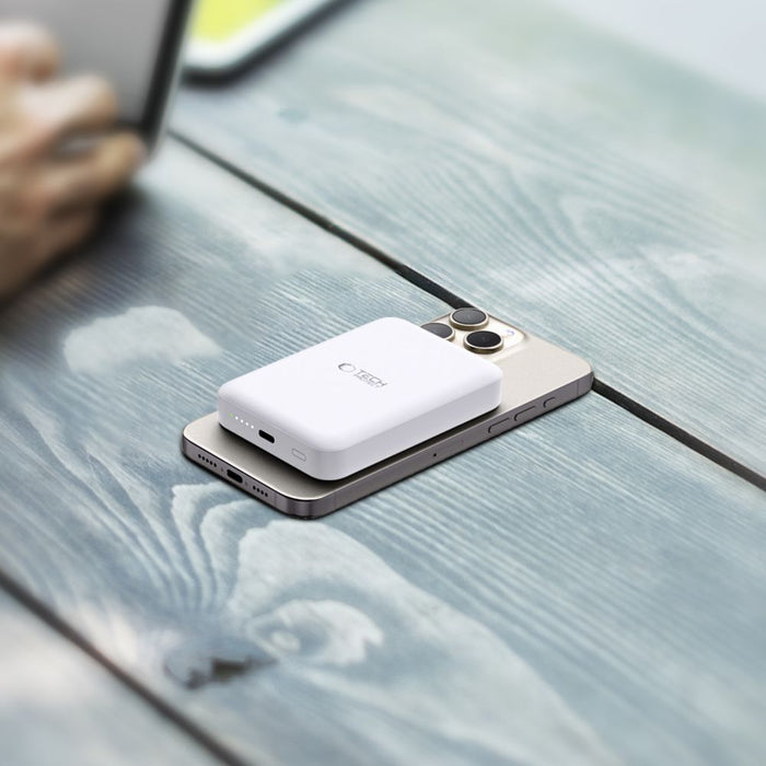 Tech-Protect LifeMag PB11 Powerbank with MagSafe 10000mAh 15W USB-C port - white + USB-C cable