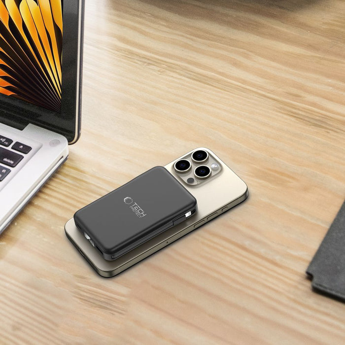 Tech-Protect LifeMag PB31 Power Bank with MagSafe 10000mAh 15W USB-C / USB-A / Built-in USB-C / Lightning Cables - Black
