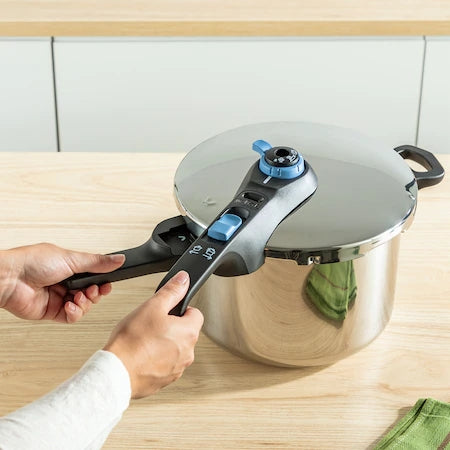 Pressure cooker TEFAL Secure Trendy 22 cm. 6 l. P2580701