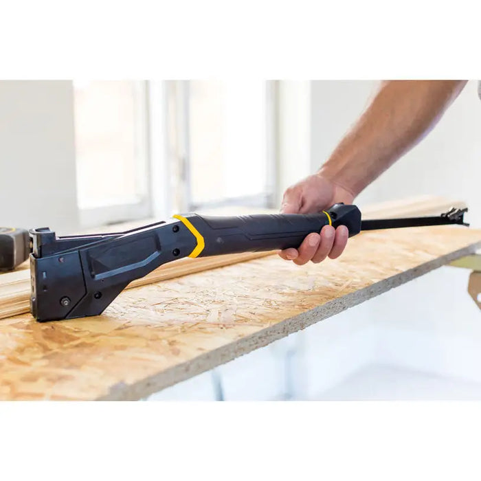TUCKER-HAMMER STANLEY FMHT81394-9 - Такери и телбоди<<<Ръчни инструменти<<<Инструменти и железария<<<Praktiker