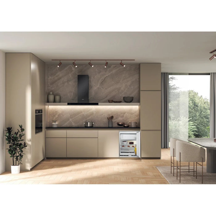 Undercounter refrigerator WHIRLPOOL WBUF011 - Хладилници за вграждане с една врата<<<Хладилници за вграждане<<<Уреди за