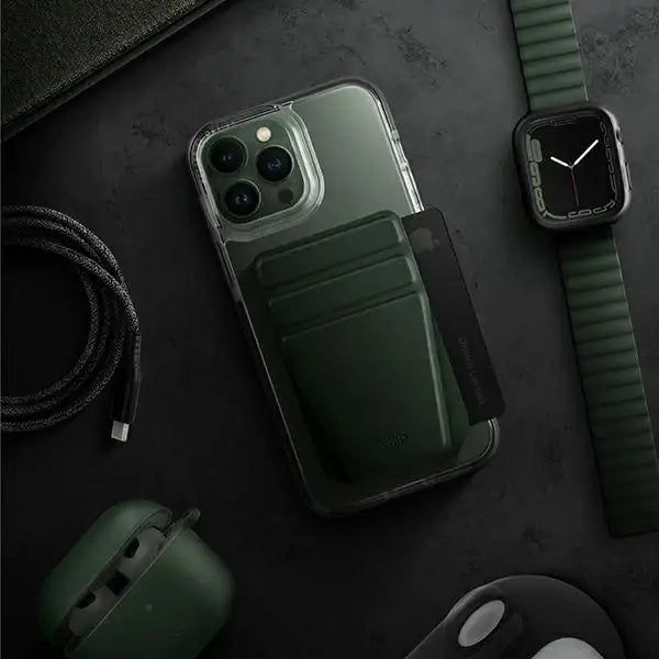 Uniq Combat case for iPhone 13 Pro / iPhone 13 - green - Cell phone cases and covers<<<HurtelXML