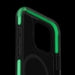 Uniq Combat iPhone 16 6.1’’ Magclick Charging case white/lume white - Cell phone cases and covers<<<HurtelXML
