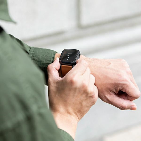 Uniq Garde case for Apple Watch 7/8/SE2 41mm - transparent