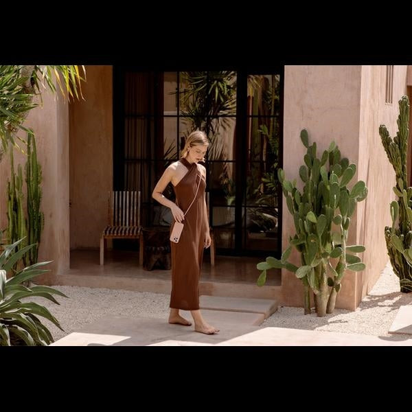 Uniq Coehl Creme iPhone 16 Pro 6.3" Magnetic Charging case pink/ballet pink