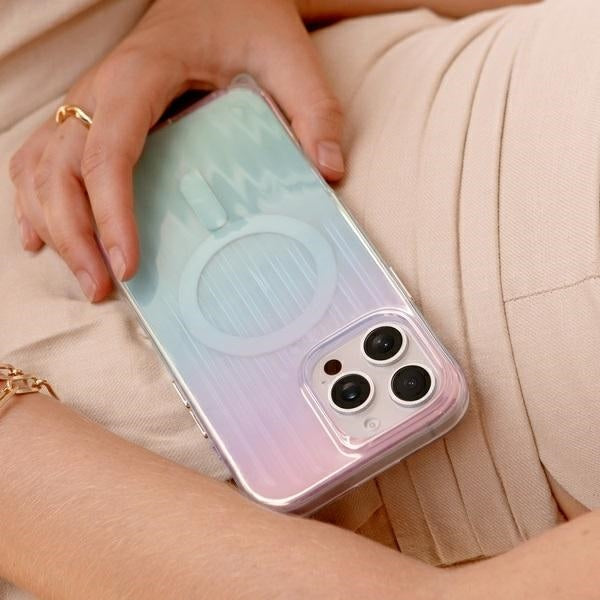 Uniq Coehl Linear Magnetic Charging Case for iPhone 16 - opalescent