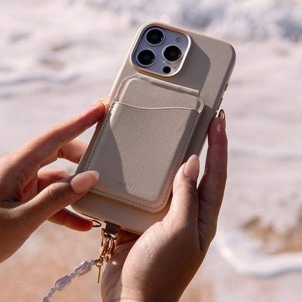 Uniq Coehl Muse Magnetic Charging Case for iPhone 16 Pro - Beige