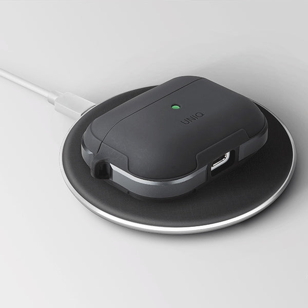 Uniq Valencia AirPods Pro Case Black/Midnight Black Antimicrobial