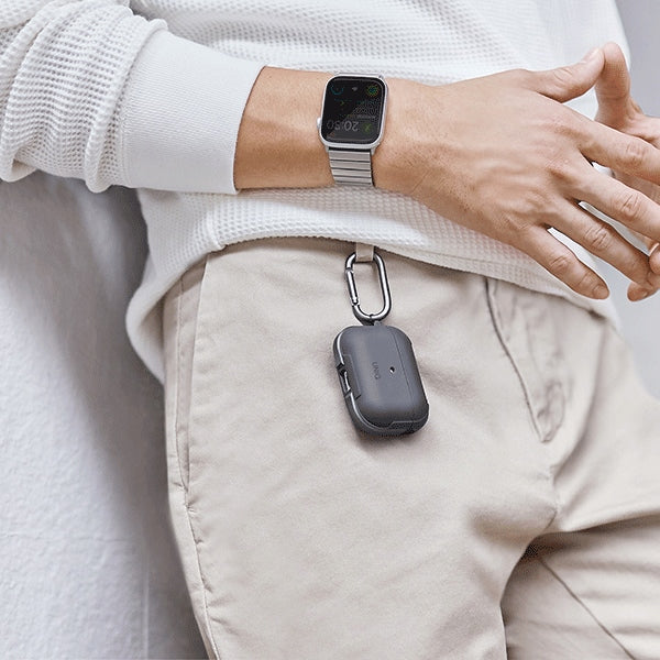 Uniq Valencia AirPods Pro Case Black/Midnight Black Antimicrobial