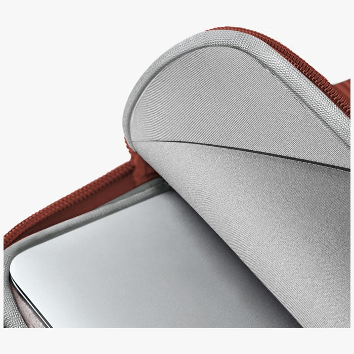 Uniq Cyprus Ridge Edition Laptop Sleeve for a 14&quot; water-resistant neoprene laptop - red