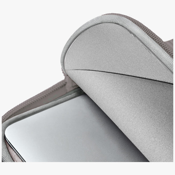 Uniq Cyprus Ridge Edition Laptop Sleeve for 16&quot; laptops, water-resistant neoprene - gray