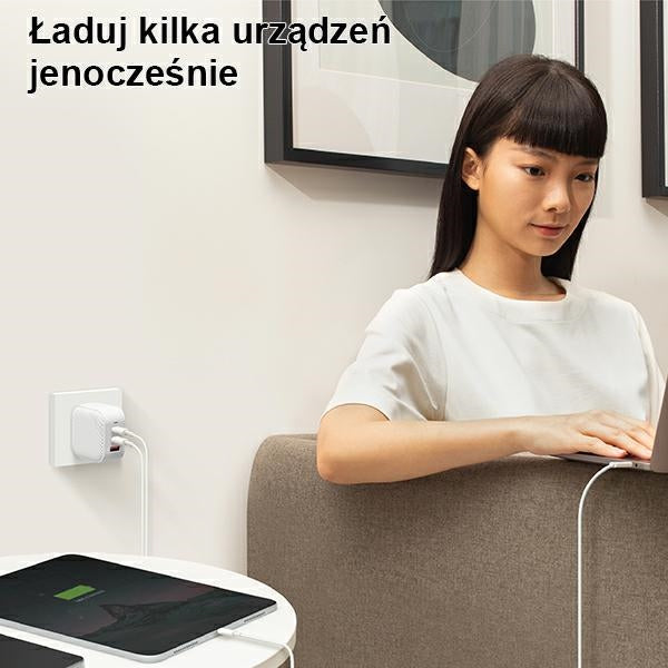 Uniq Verge Pro 66W GaN USB-C wall charger - white