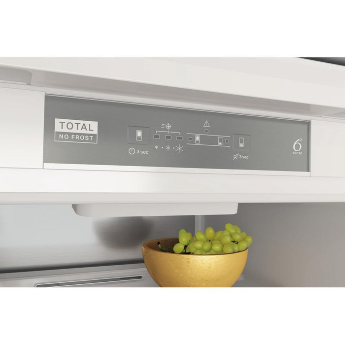 Whirlpool WHC20 T352 built-in refrigerator