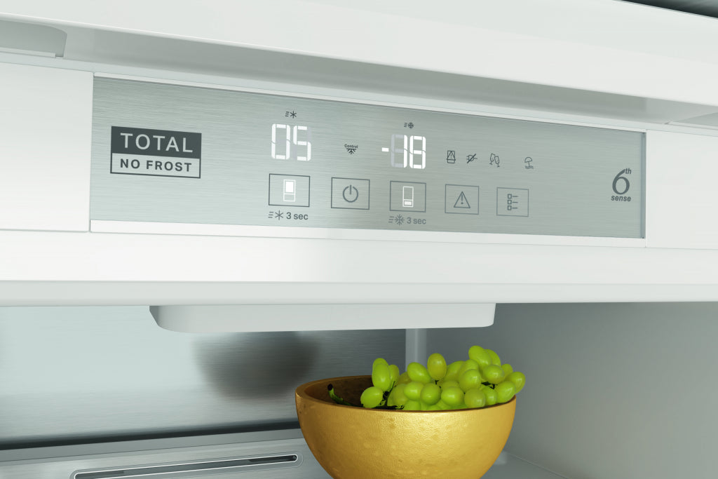 Whirlpool WHC20 T573 P built-in refrigerator