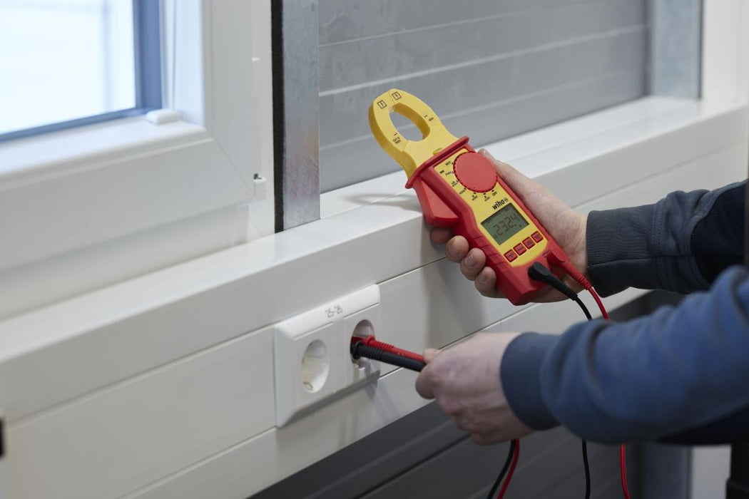CLAMP AMPERE UP TO 1000V AC CAT IV WIHA