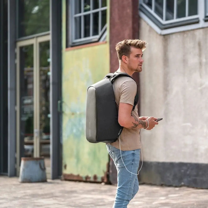 XD DESIGN ANTI-THEFT BACKPACK BOBBY HERO REGULAR BLACK P/N: P705.291 - RucksacksBAG-PLE<<<LuggageBAG<<<ActionPL