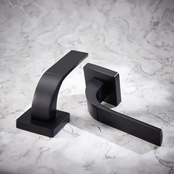 YALE BOLOGNA DOOR HANDLE - Обков за врати<<<Обков<<<Мебели и интериор<<<Praktiker&&&Обков за врати<<<Врати и