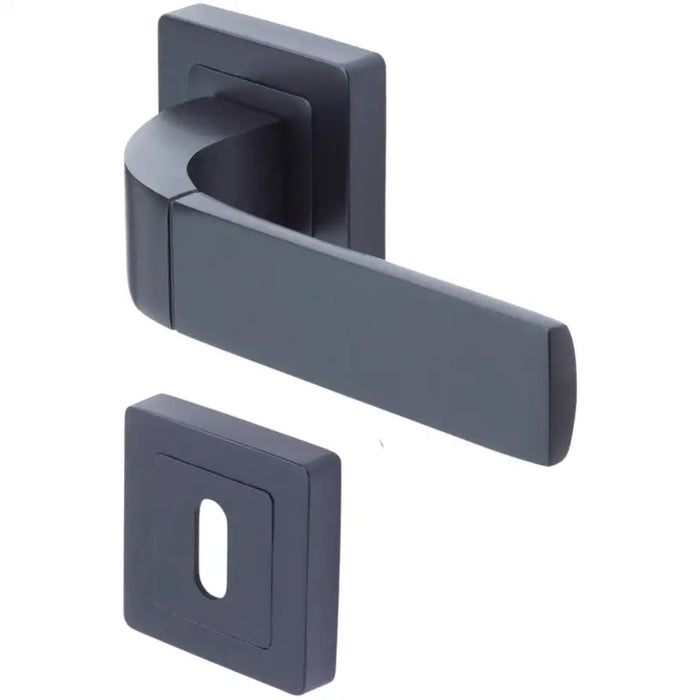 YALE BOLOGNA DOOR HANDLE - Обков за врати<<<Обков<<<Мебели и интериор<<<Praktiker&&&Обков за врати<<<Врати и