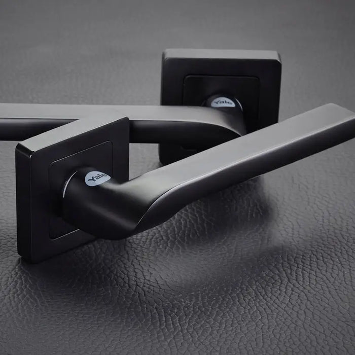 YALE SIENA DOOR HANDLE - Обков за врати<<<Обков<<<Мебели и интериор<<<Praktiker&&&Обков за врати<<<Врати и