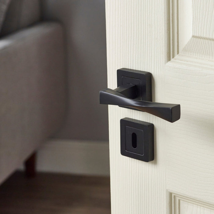 YALE VERONA DOOR HANDLE