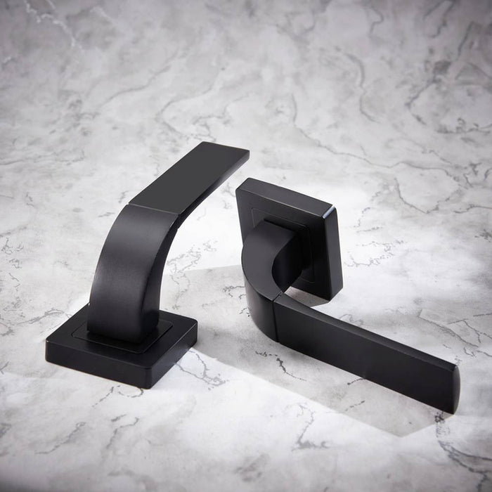 YALE BOLOGNA DOOR HANDLE