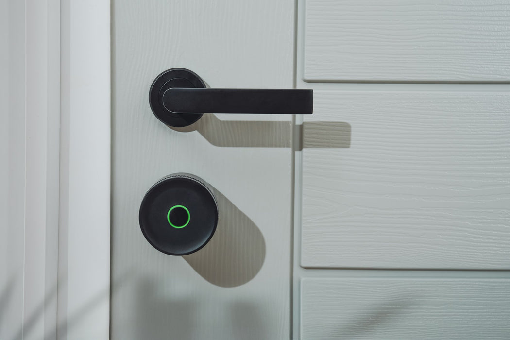 Yale Linus Smart Lock L2 Lite - smart door lock Black