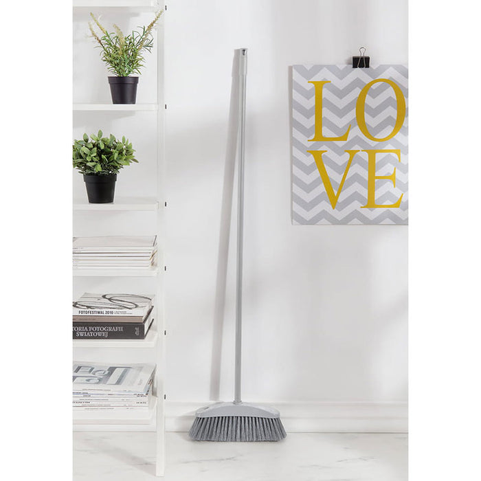 BRUSH WITH HANDLE 120CM LOFT YORK